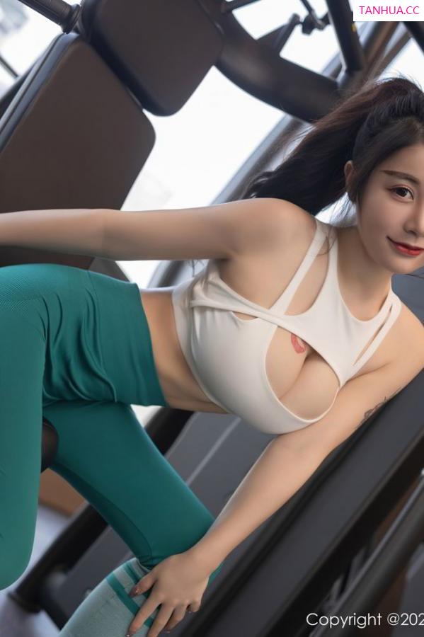 美七Mia  [XiuRen]高清写真图 2021.04.20 VOL.3320 美七 Mia第5张图片